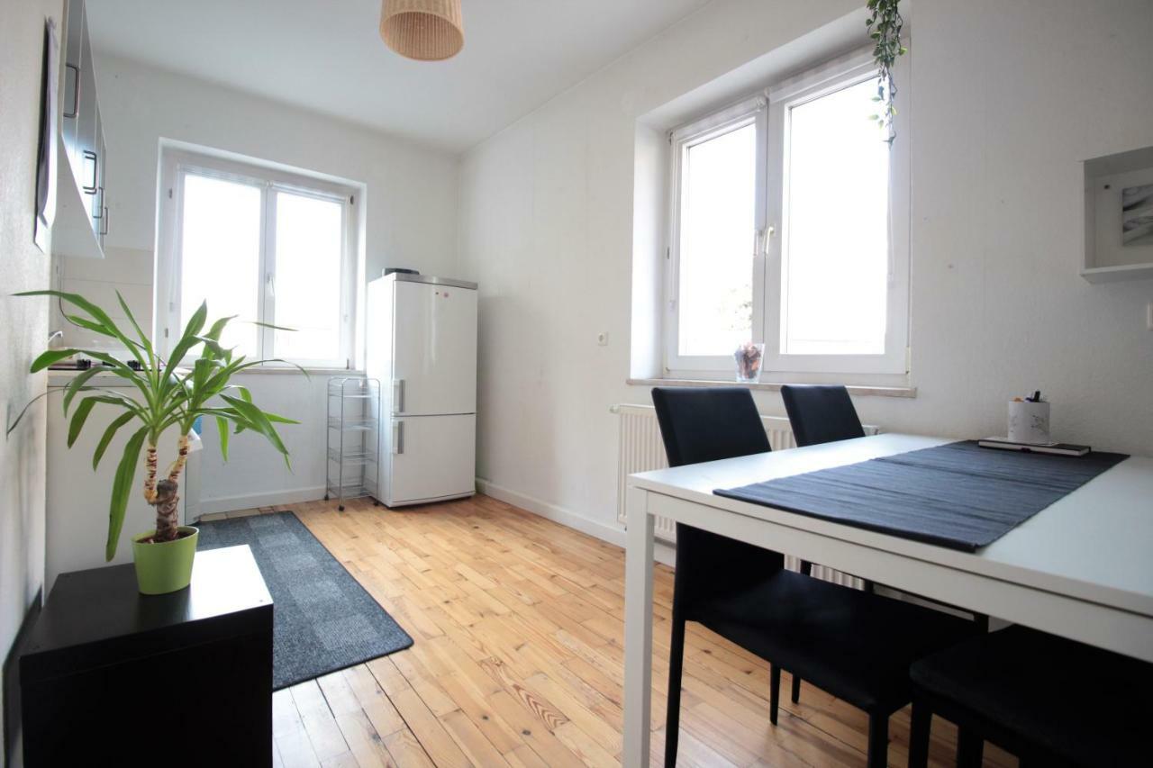 Charming 3-Bedroom Apartment With Parking Lot Würzburg Exteriör bild