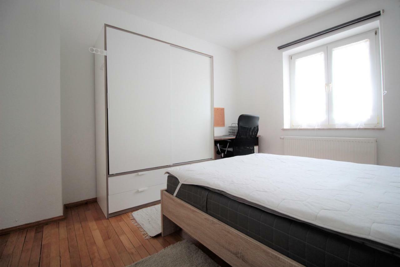 Charming 3-Bedroom Apartment With Parking Lot Würzburg Exteriör bild