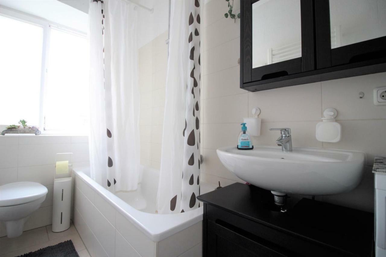 Charming 3-Bedroom Apartment With Parking Lot Würzburg Exteriör bild