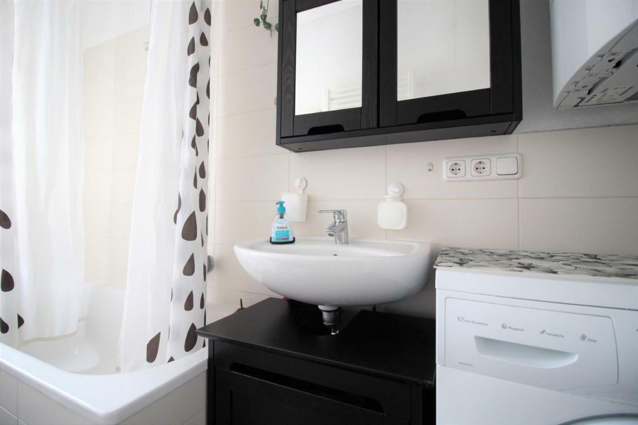 Charming 3-Bedroom Apartment With Parking Lot Würzburg Exteriör bild